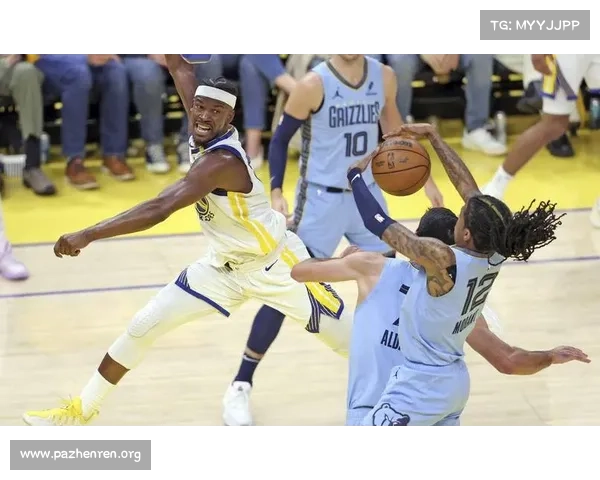 勇士队训练画面首次曝光 球员状态引发媒体广泛关注 勇士队训练画面首次曝光 球员状态引发媒体广泛关注